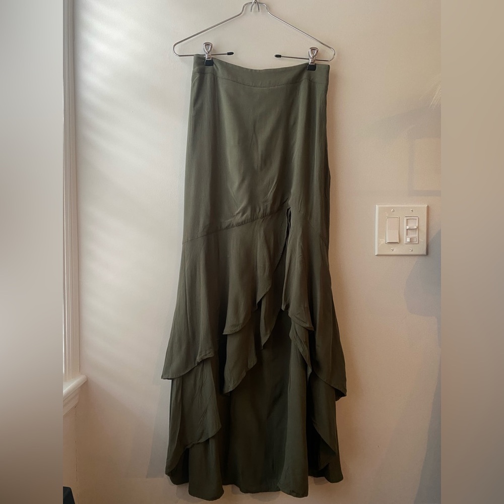 EXPRESS Olive Green Maxi Skirt - Size 4